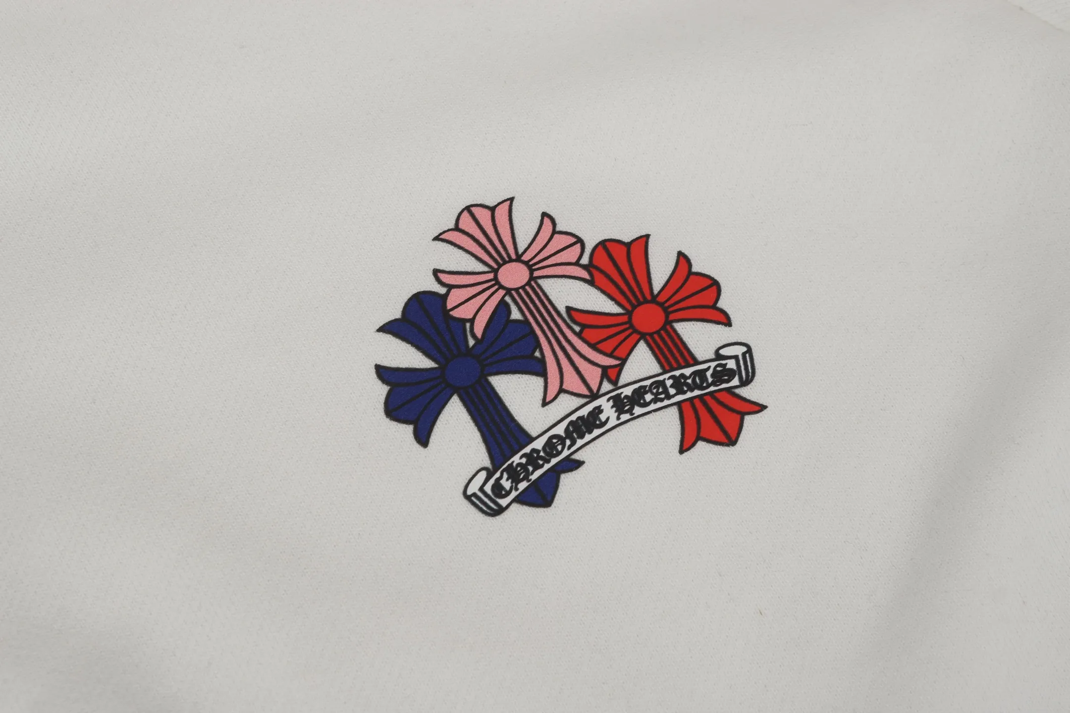 P250 cross-border model, please do not place an order if you are pursuing quality - Chrome Hearts/Chrome Hearts Colorful Cross ✝️ Printed zipper sweatshirt cardigan jacket - High weight, high density and high quality. The wool is soft, delicate and skin-friendly. It feels soft and silky. It has excellent warmth and skin-friendly properties - Custom-woven and dyed, no color difference. No matter the fabric or workmanship details, it beats the ordinary version on the market - Hardware zipper accessories are all customized, full of details - Color: black white -Size: S M L XL